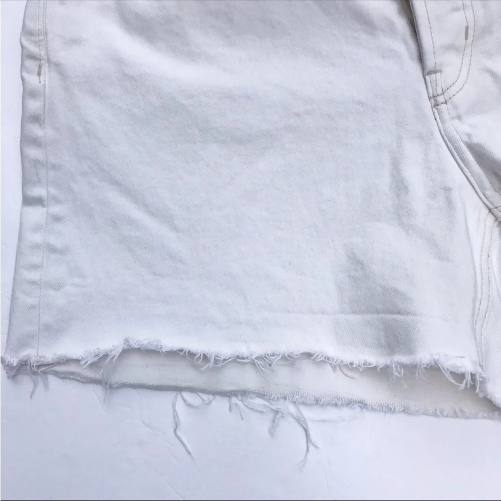 & Other Stories White Denim Button Fly Shorts Size 10 - Picture 6 of 10